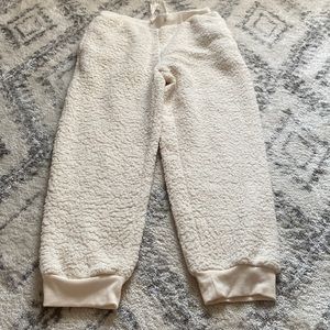 Sherpa-like joggers/sweatpants